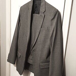 Chaps Boys 2 Piece Gray Suit   Size 14